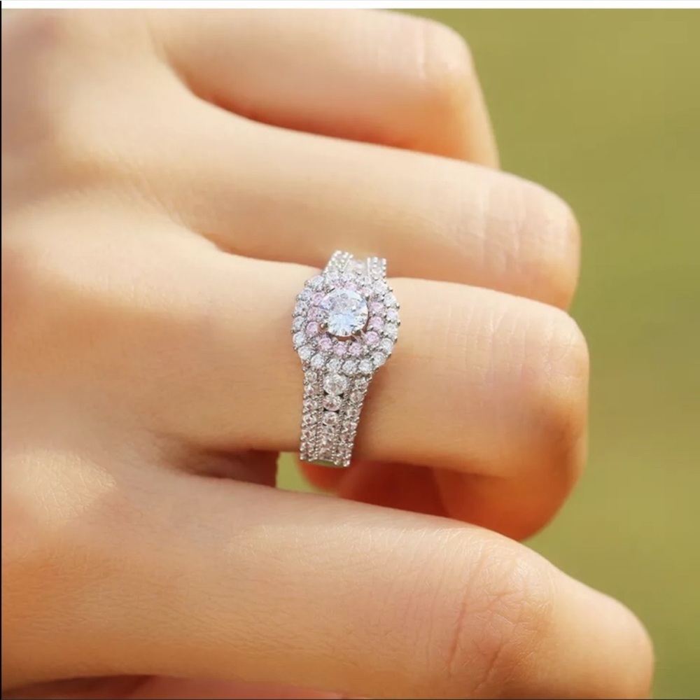 Elegant 925 Silver Round Cut White Sapphire Ring